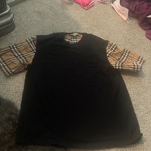 Women’s Authentic Burberry logo print t shirt size Large
